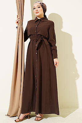 Boydan Düğmeli Parça Detaylı Kuşaklı Elbise Kahve - ASME