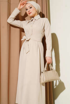 Boydan Düğmeli Pensli Kuşaklı Elbise Bej - Elbise