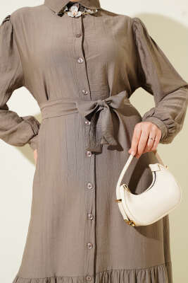 Boydan Düğmeli Volanlı Elbise Vizon - Tesettür Elbise