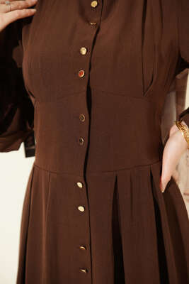 Boydan Gold Düğmeli Pensli Elbise Kahve - Elbise