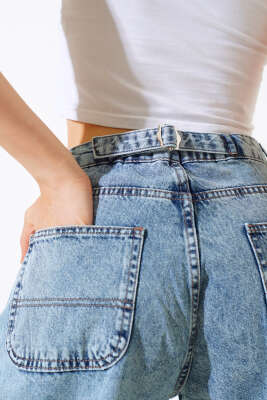 Boyfriend Arka Tokalı Kot Pantolon Açık Kar - Kadın Giyim Modelleri