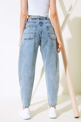 Boyfriend Arka Tokalı Kot Pantolon Açık Kar - Kadın Giyim Modelleri