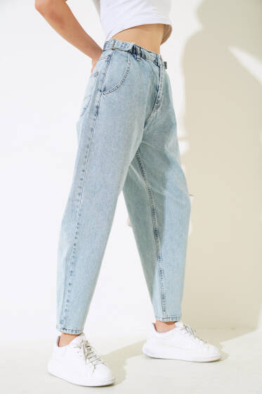 Boyfriend Yan Tokalı Kot Pantolon Açık Kar - Yeni Giyim