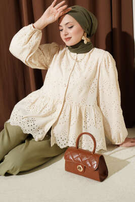 Brit Düğmeli Brodeli Gömlek Bej - AFRA