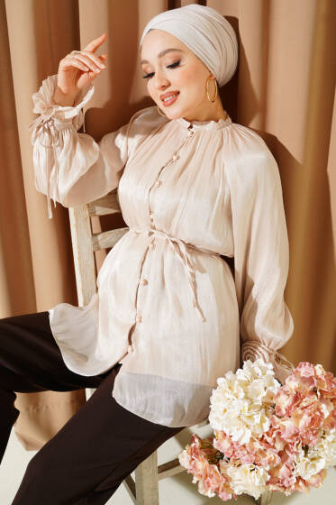 Brit Düğmeli Gül Detaylı Abiye Gömlek Bej - Gömlek