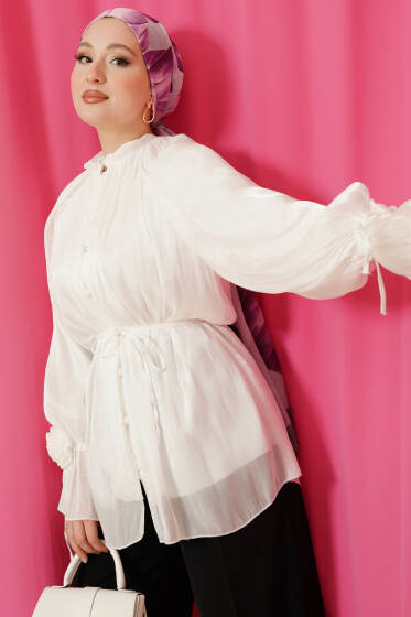 Brit Düğmeli Gül Detaylı Abiye Gömlek Ekru - Gömlek