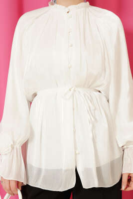 Brit Düğmeli Gül Detaylı Abiye Gömlek Ekru - Gömlek