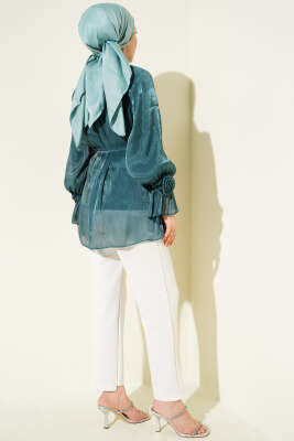 Brit Düğmeli Gül Detaylı Abiye Gömlek Zümrüt - Gömlek