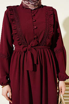 Brit Düğmeli Güpür Detaylı Elbise Bordo - Elbise