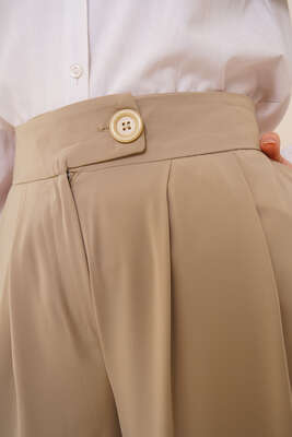 Brit Düğmeli Pile Detaylı Çağla Yeşili Pantolon - Pantolon