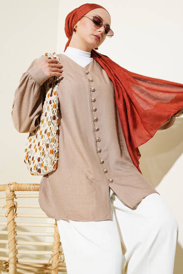 Brit Düğmeli V Yaka Gömlek Latte - Gömlek