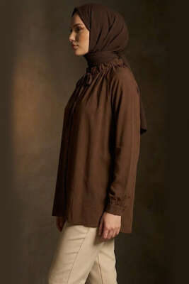 Brit Düğmeli Yaka Bağcıklı Tunik Kahve - Tunik