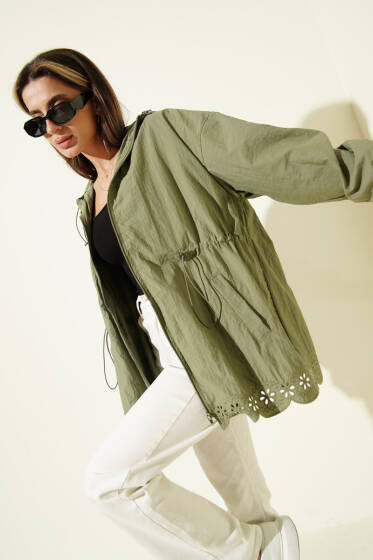 Brode Detaylı Kapüşonlu Trençkot Haki - Kadın Giyim Modelleri