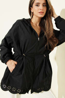 Brode Detaylı Kapüşonlu Trençkot Siyah - LEVURE