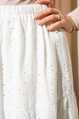 Brodeli Kat Kat Etek Beyaz - Uzun Etek