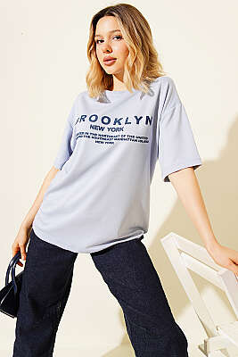Brooklyn Baskılı Loyşa T-shirt Mavi - Kadın Giyim Modelleri