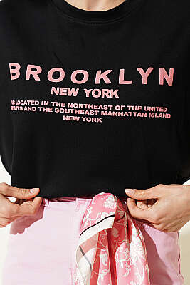 Brooklyn Baskılı Loyşa T-shirt Siyah - Kadın Giyim Modelleri