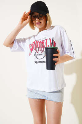 Brooklyn Baskılı T-shirt Beyaz - Kadın Giyim Modelleri