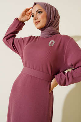 Broş Detaylı Burgu Fitilli Elbise Gül Kurusu - Tesettür Elbise