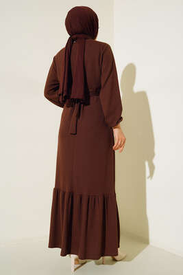 Broş Detaylı Burgu Fitilli Elbise Kahve - Tesettür Elbise