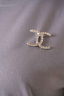 Broş Detaylı Etek İkili Takım Gri - İKİLİ TAKIM