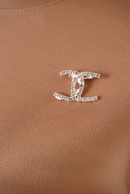 Broş Detaylı Etek İkili Takım Latte - İKİLİ TAKIM