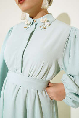 Broş Detaylı Kuşaklı Elbise Mint - Thumbnail