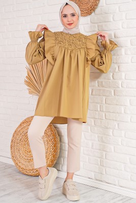 Bukle Detaylı Fırfırlı Camel Tunik - Tunik
