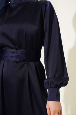 Büzgü Kuşaklı Basic Saten Elbise Parlement - Tesettür Elbise