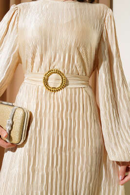 Büzgü Pliseli Saten Görünümlü Elbise Bej - Tesettür Elbise