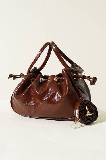 Büzgülü Rugan Kol Çanta Kahve - Kol Çantası