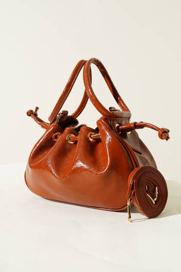 Büzgülü Rugan Kol Çanta Taba - Kol Çantası