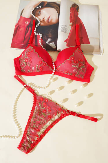 C Cup Dantelli Desteksiz Lotus Sütyen Takım Kırmızı - Desteksiz Sütyen Takım