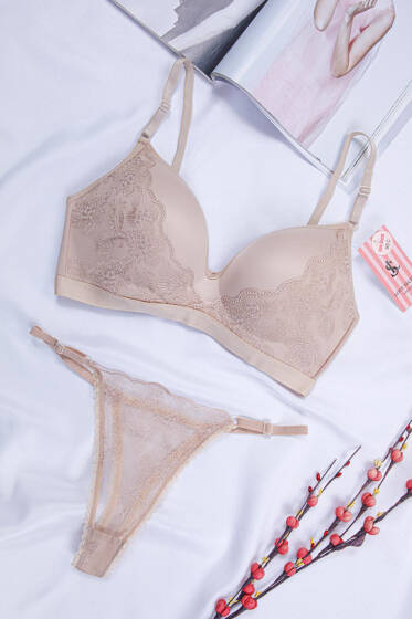 C Cup Dantelli Desteksiz Lotus Sütyen Takım Ten - Desteksiz Sütyen Takım