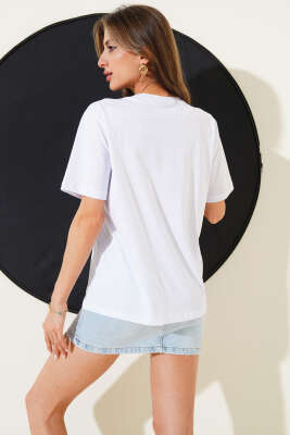 California Püsküllü T-shirt Beyaz - Kadın Giyim Modelleri