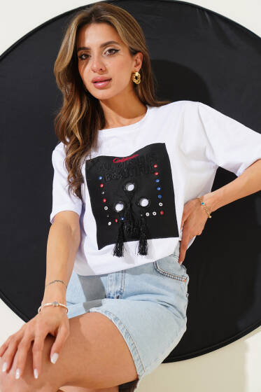 California Püsküllü T-shirt Beyaz - Kadın Giyim Modelleri