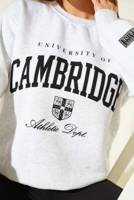 Cambridge Baskılı Şardonlu Sweat Melanj Gri - Kadın Giyim Modelleri