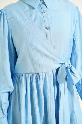 Çapraz Bağlamalı Taş Düğmeli Elbise Mavi - Elbise