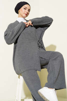 Çapraz Bağlamalı Triko Takım Füme - İkili Takım