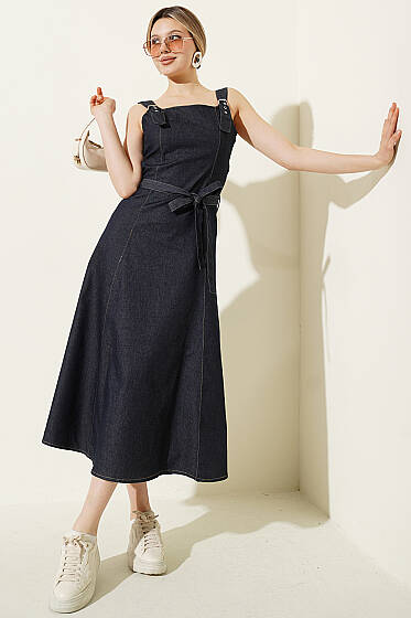 Çapraz Kuşaklı Askılı Kot Elbise Lacivert - Kadın Giyim Modelleri