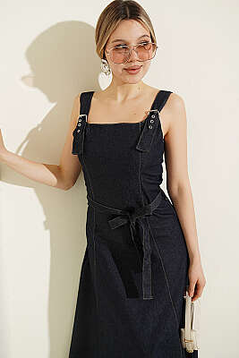 Çapraz Kuşaklı Askılı Kot Elbise Lacivert - Kadın Giyim Modelleri