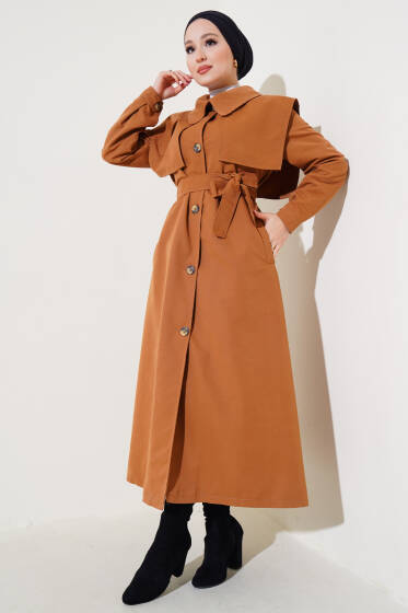 Cep Kapak Detaylı Pelerinli Trençkot Taba - Trençkot