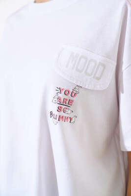 Cep Kapaklı Baskılı T-shirt Beyaz - Kadın Giyim Modelleri