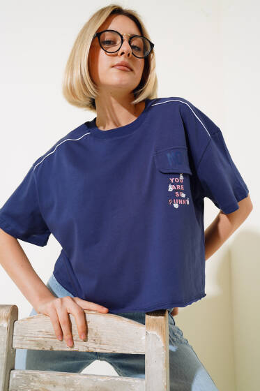 Cep Kapaklı Baskılı T-shirt Lacivert - Yeni Giyim