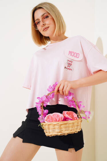 Cep Kapaklı Baskılı T-shirt Pudra - Yeni Giyim