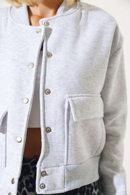 Cep Kapaklı Çıtçıt Düğmeli Kısa Ceket Gri - Kadın Giyim Modelleri