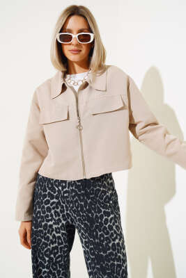 Cep Kapaklı Fermuarlı Kısa Ceket Bej - Kadın Giyim Modelleri