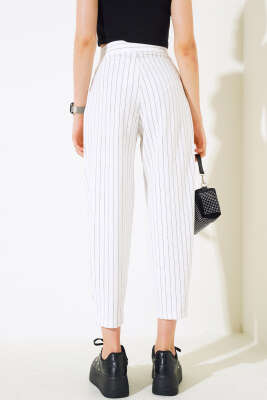 Cepli Çizgili Pantolon Beyaz - Kadın Giyim Modelleri