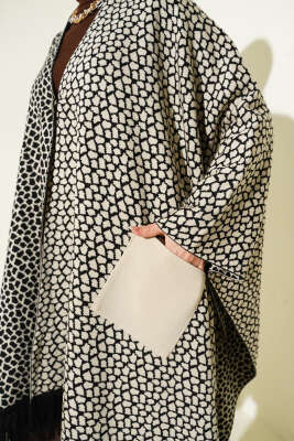 Cepli Desenli Püsküllü Triko Panço Taş - Panço