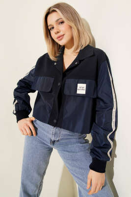 Cepli Şerit Yazılı Ceket Lacivert - Kadın Giyim Modelleri